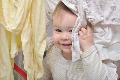 Pantangan Saat Belanja Baju Bayi