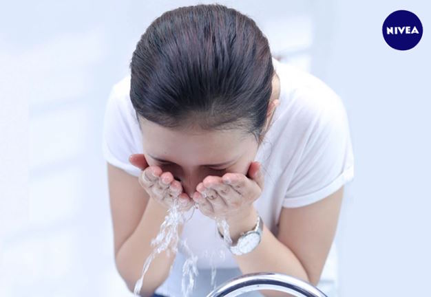 Bersihkan Sisa Makeup